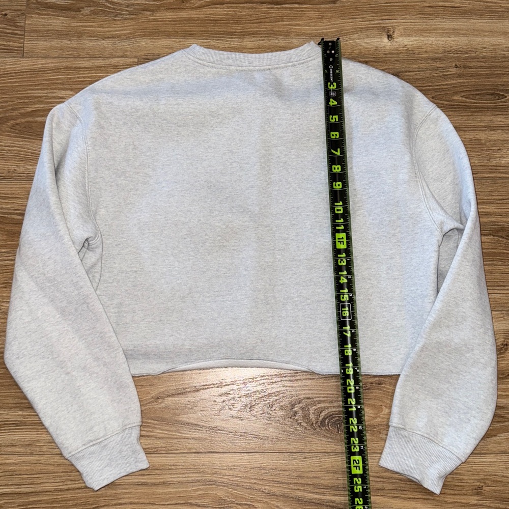 Gray WILO Cropped Sweatshirt - Picture 4 of 5